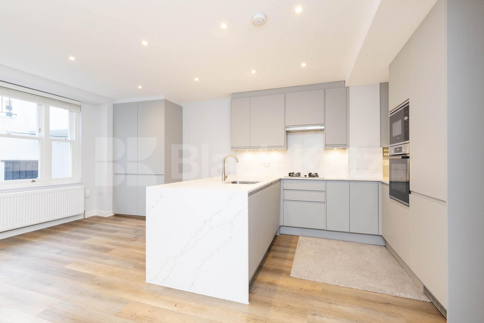 Stunning three bed with two bathrooms and a garden in Notting Hill Collville Road , Notting Hill